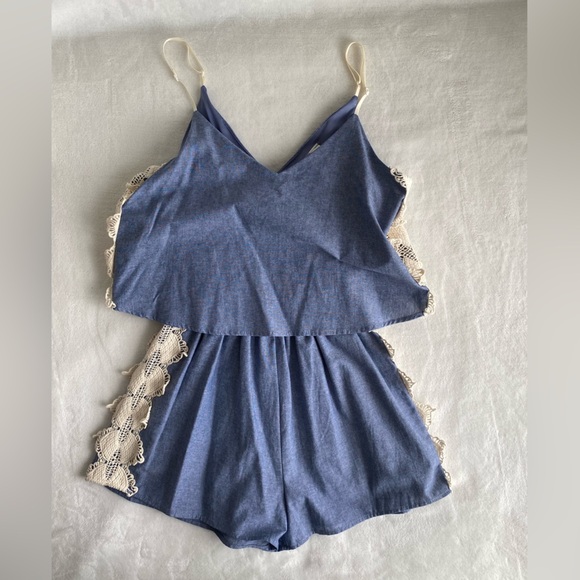 NWT Francesca’s Summer Shorts Romper Small Crochet Lace Blue Coastal Whimsical - Picture 7 of 9